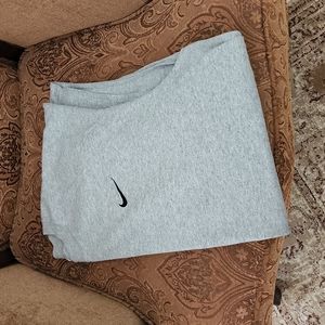 Men's Nike muscle top perfect for the gym